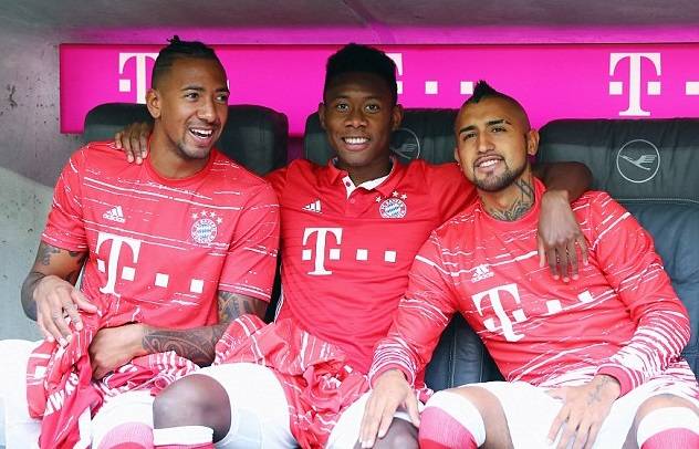 众多球员向 众多球员向