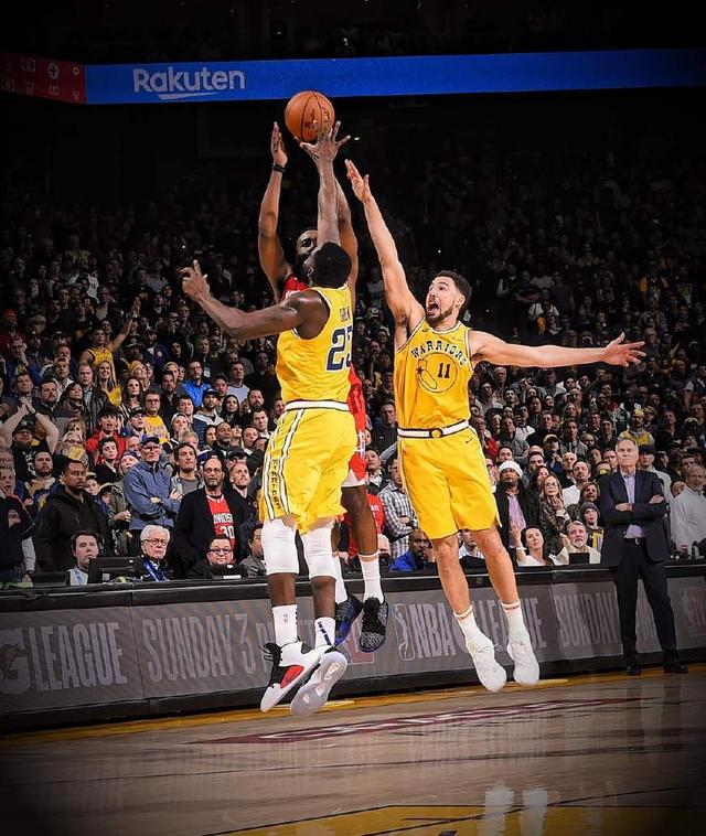 前场逼抢与 前场逼抢与